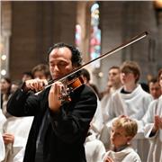 J'ai une expérience de 20 ans avec la musique et un DUMI (Diplôme universitaire musicien intervenant).